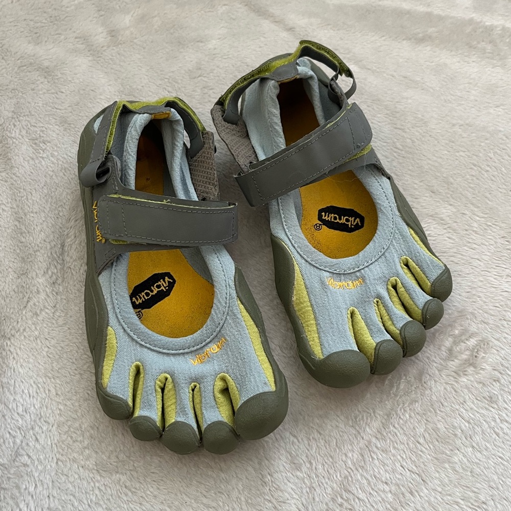 Vibram FiveFingers Sprint Size 35
